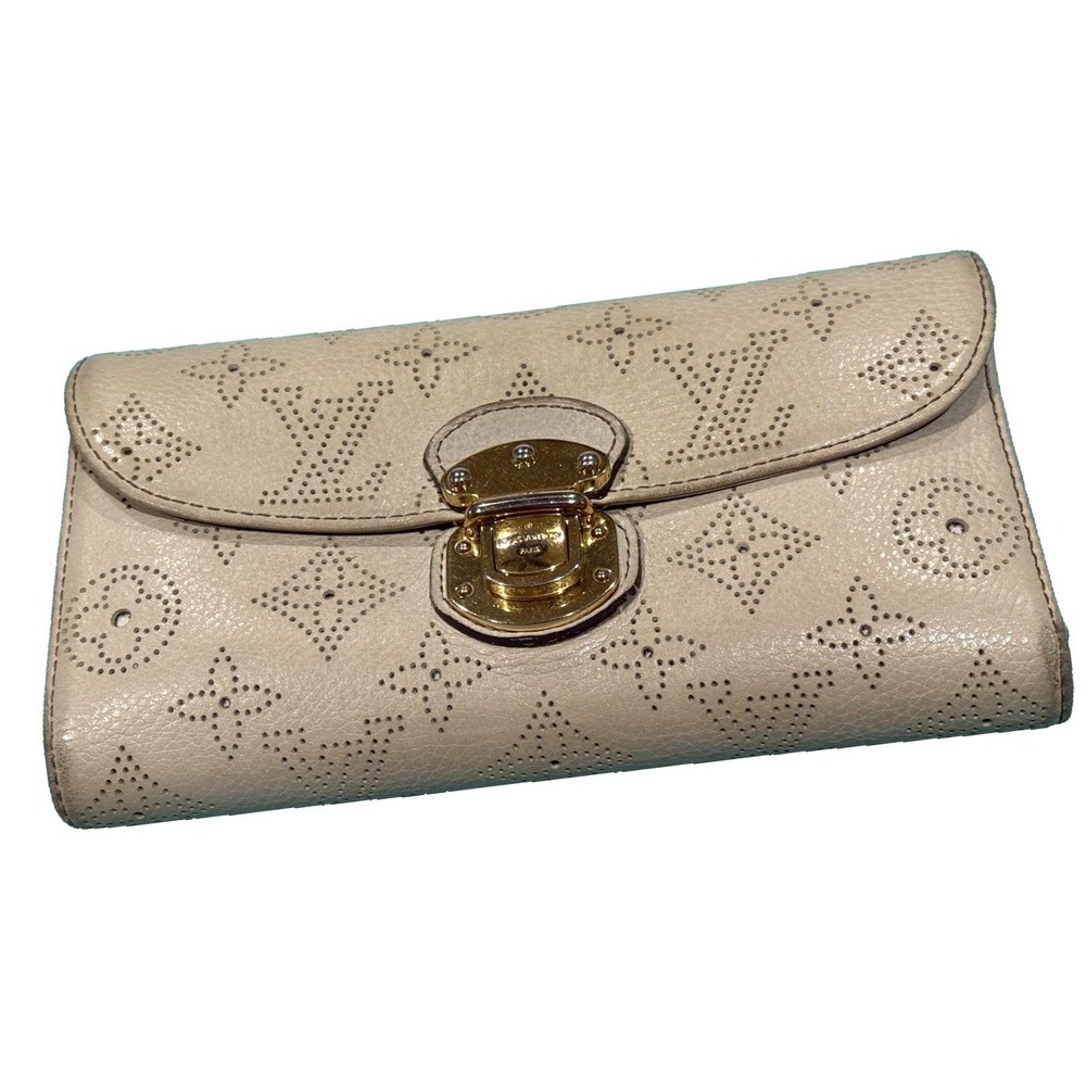 Louis Vuitton Mahina Amelia Wallet Beige Monogram Perforated Leather S Lock COA